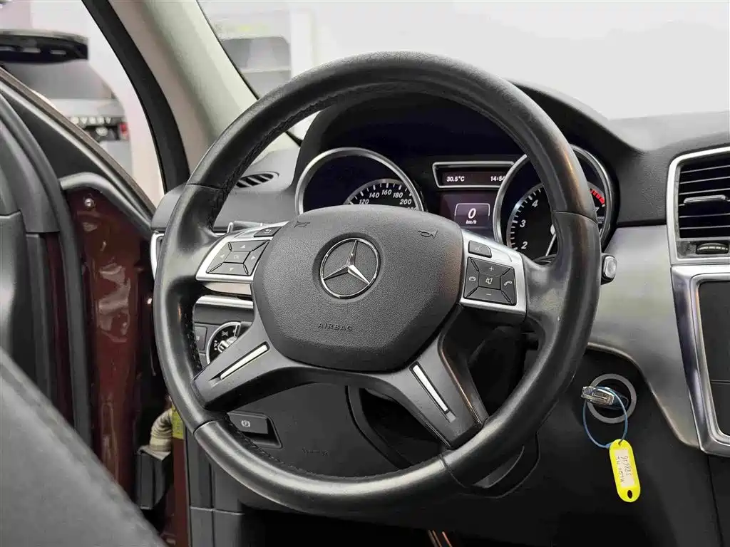 Mercedes-Benz M-Class 2014 — фото 11