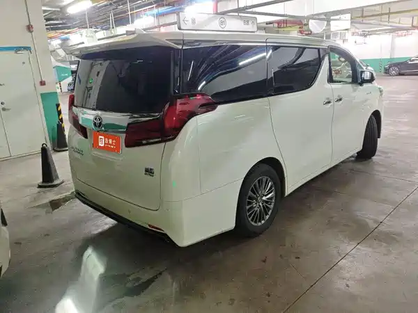 Toyota Alphard 2023