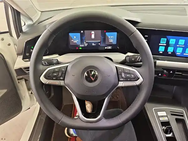 Volkswagen Golf 2023