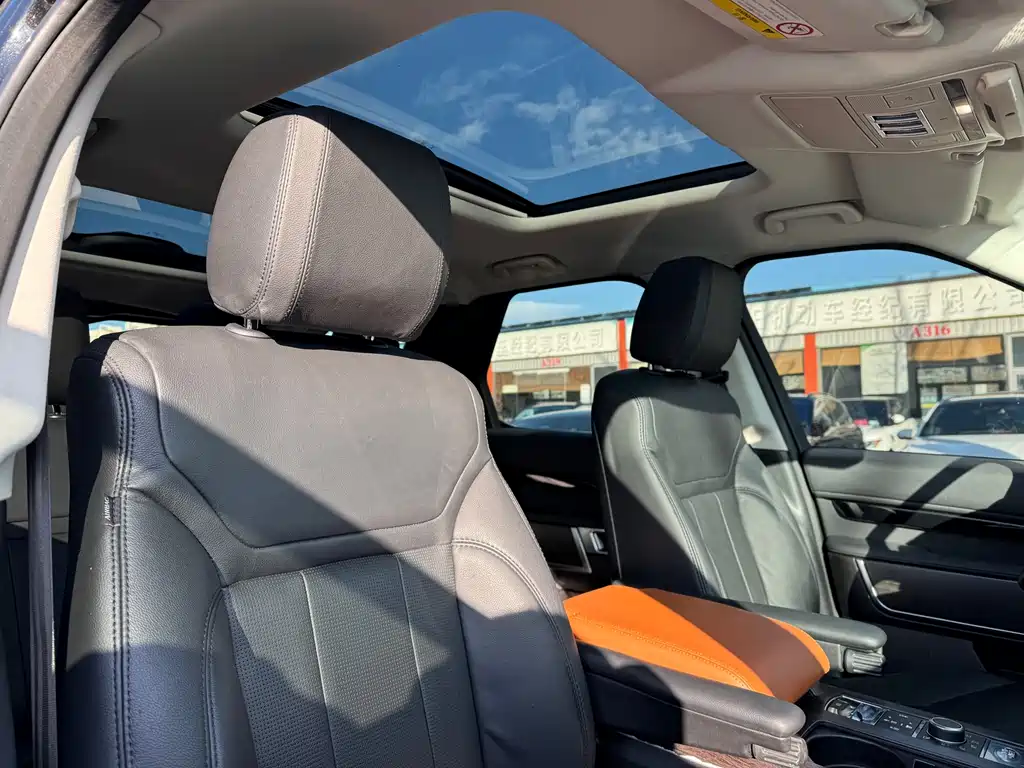 Land Rover Discovery 2019 — фото 11