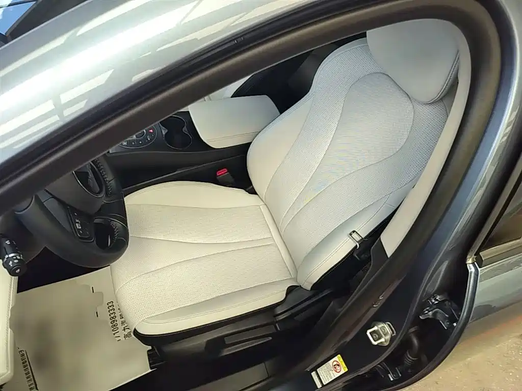 BYD Seal 05 DM-i 2025 — фото 15