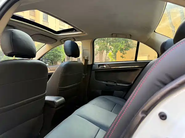 Mitsubishi Lancer EX 2013