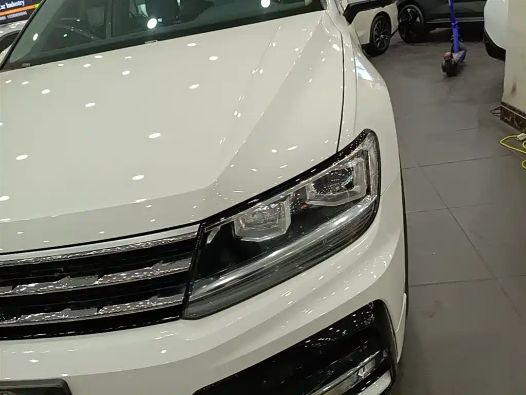 Volkswagen Tiguan L 2021 — фото 24