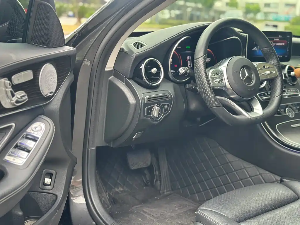 Mercedes-Benz C-Class 2021
