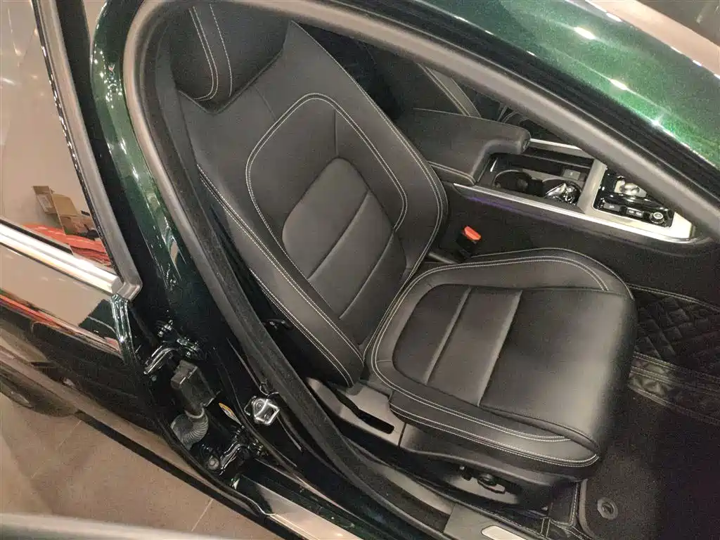 Jaguar XEL 2023 — фото 17