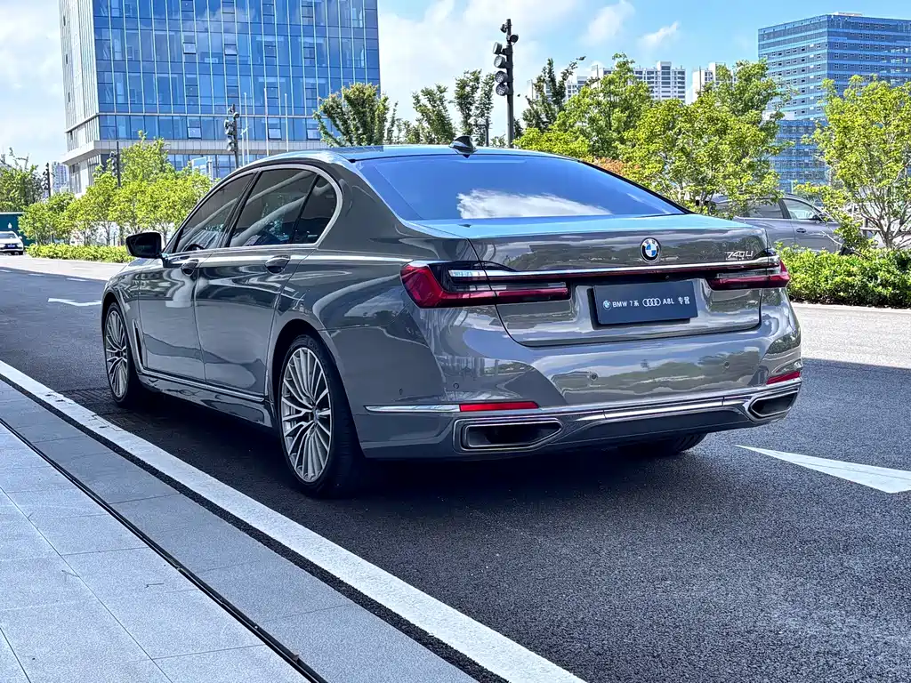 BMW 7 Series 2020 — фото 9