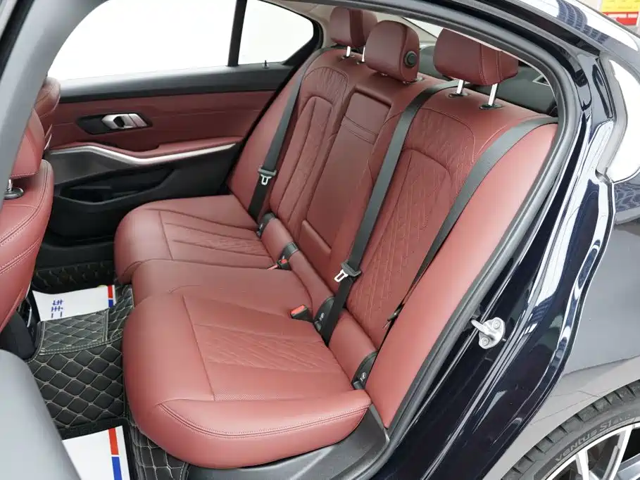 BMW 3 Series 2023 — фото 12