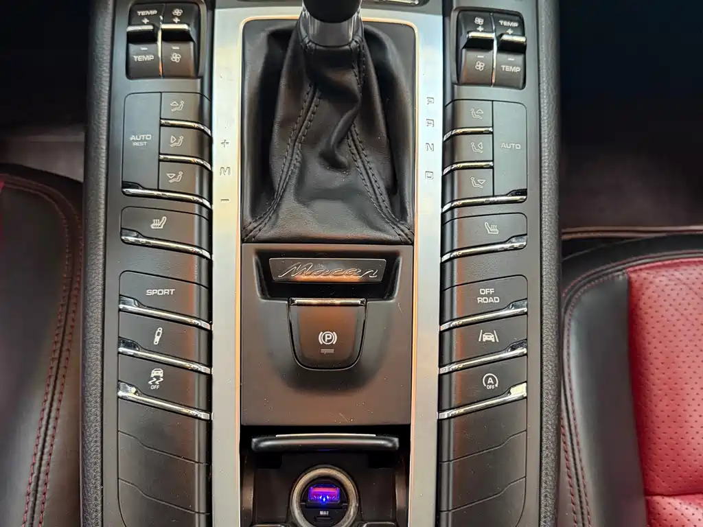 Porsche Macan 2016 — фото 12