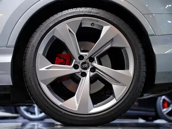 Audi SQ7 2024