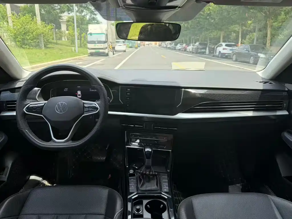 Volkswagen Passat 2024