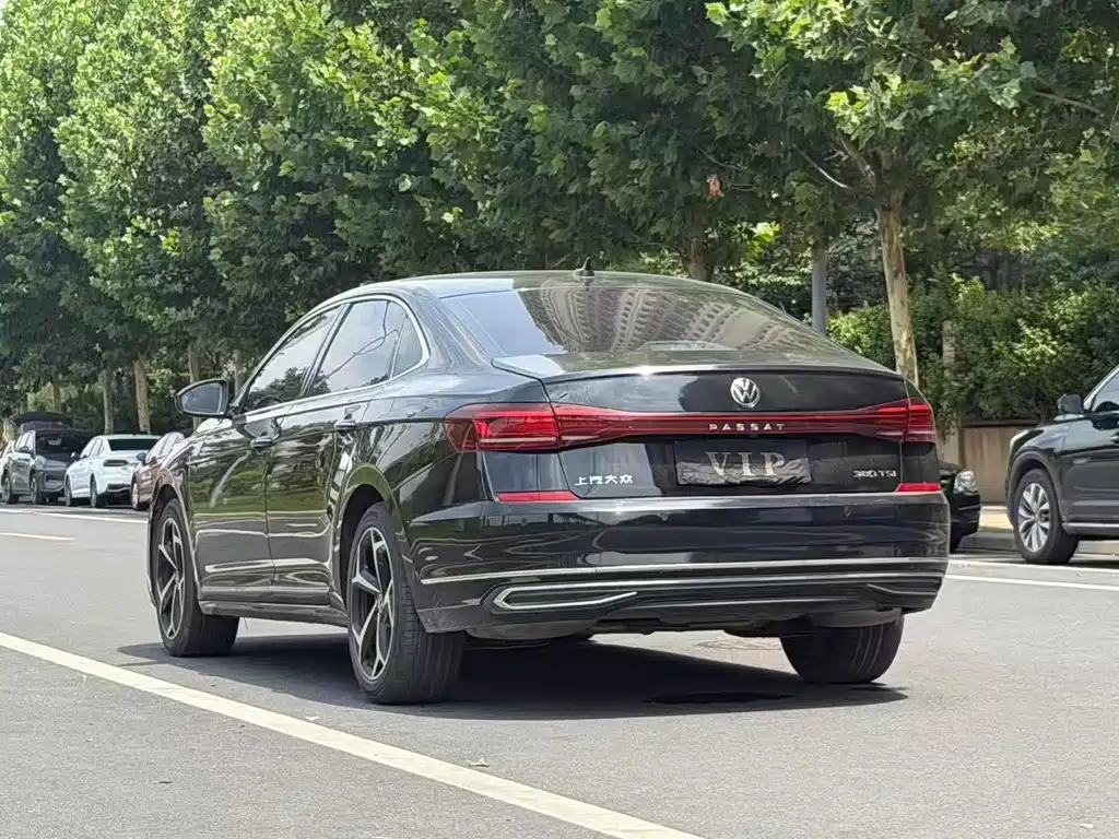 Volkswagen Passat 2024