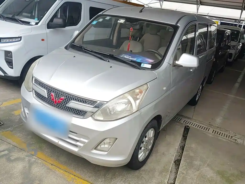 Wuling Rongguang V 2017 — фото 2