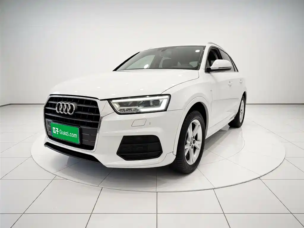 Audi Q3 2018 — фото 1