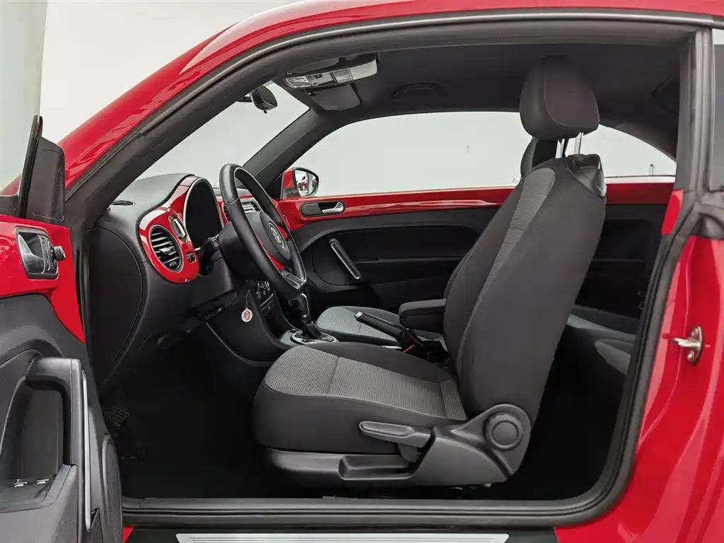 Volkswagen Beetle 2015 — фото 10