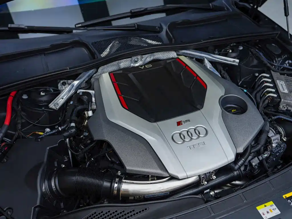 Audi RS 4 2021 — фото 19