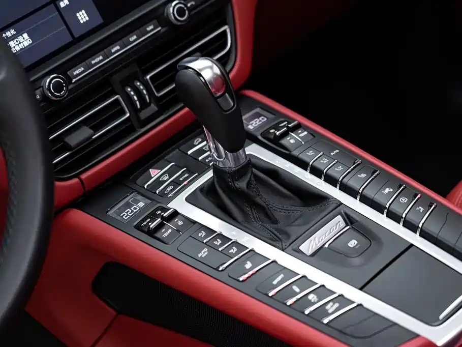 Porsche Macan 2021 — фото 13