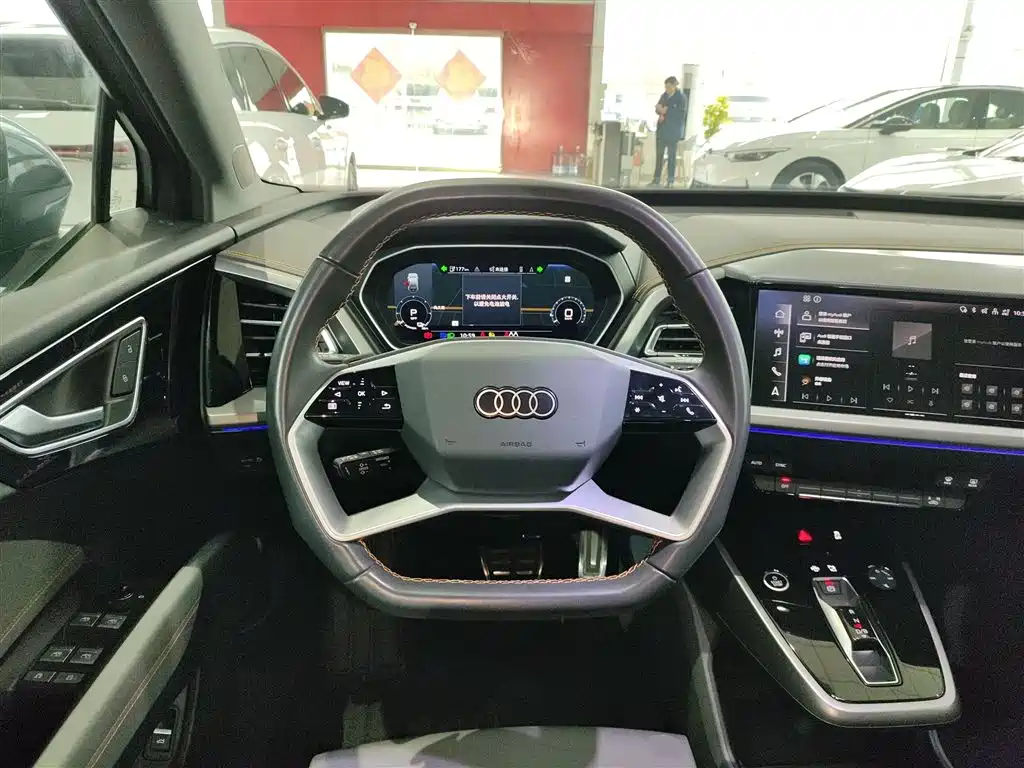 Audi Q4 e-tron 2024 — фото 11