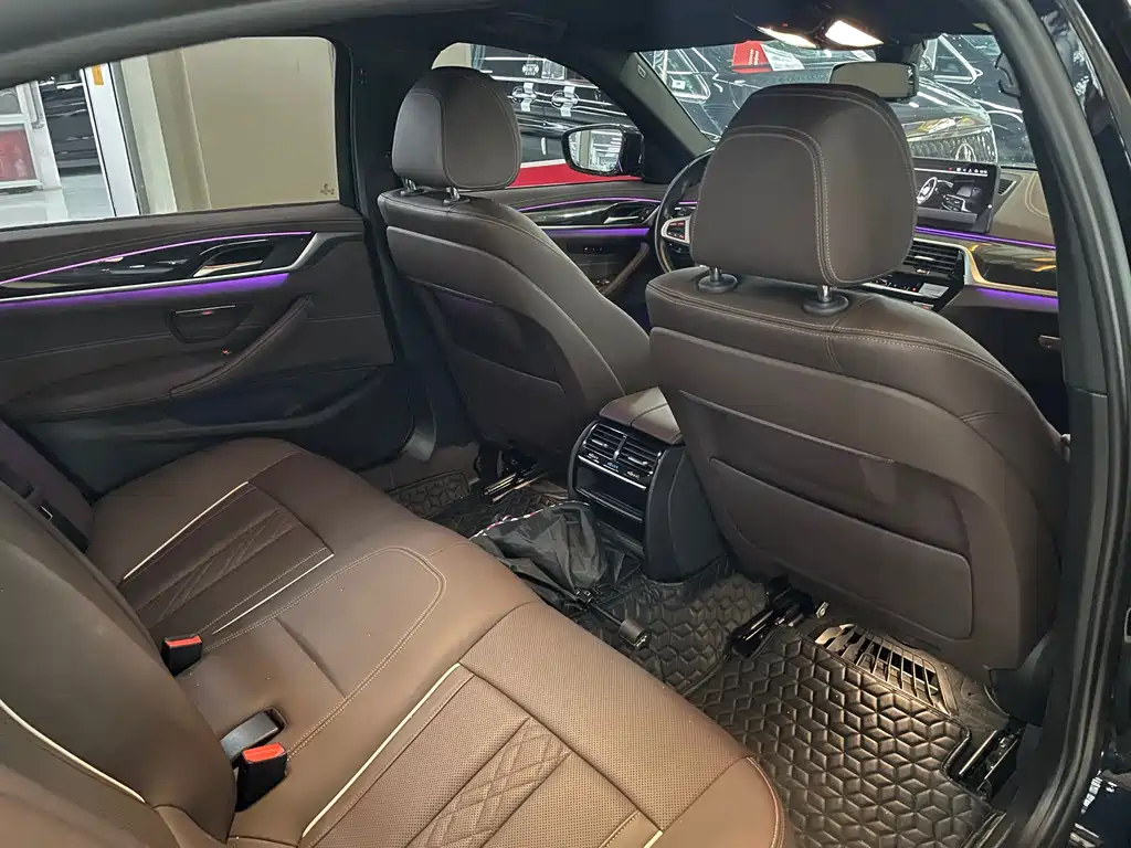 BMW 5 Series 2021