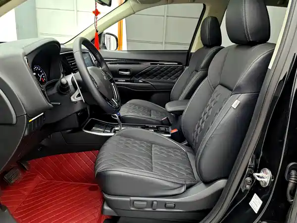 Mitsubishi Outlander 2023