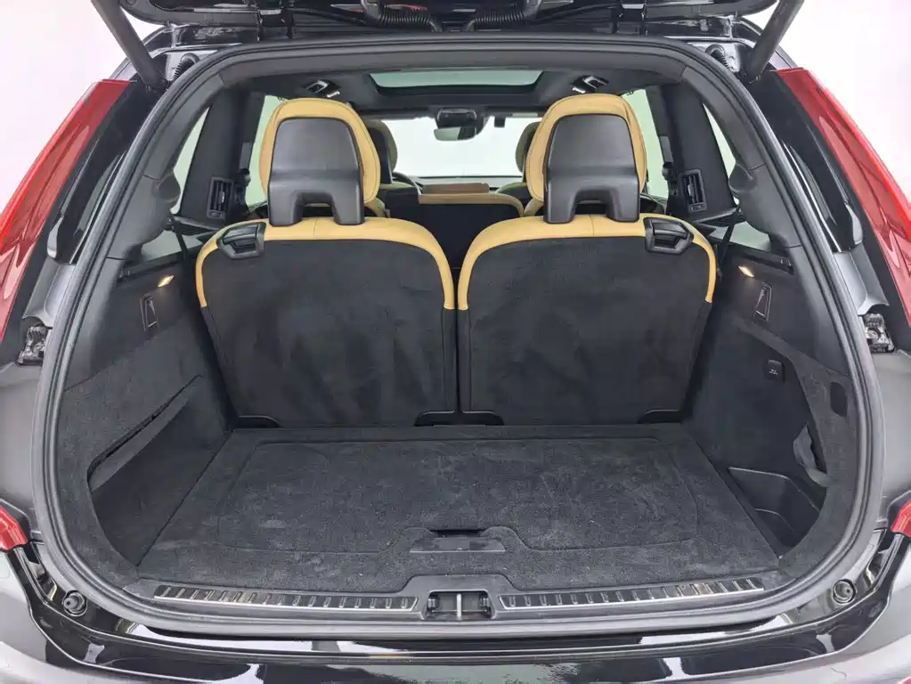 Volvo XC90 2017 — фото 29