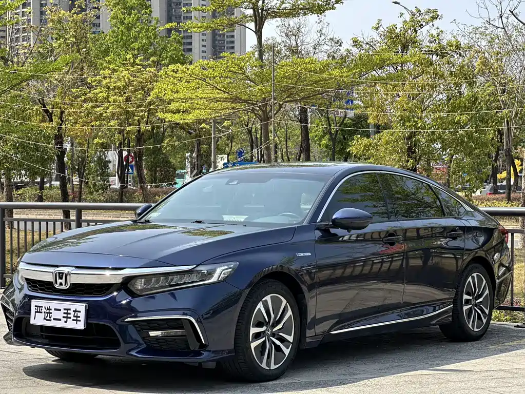 Honda Inspire 2019 — фото 1