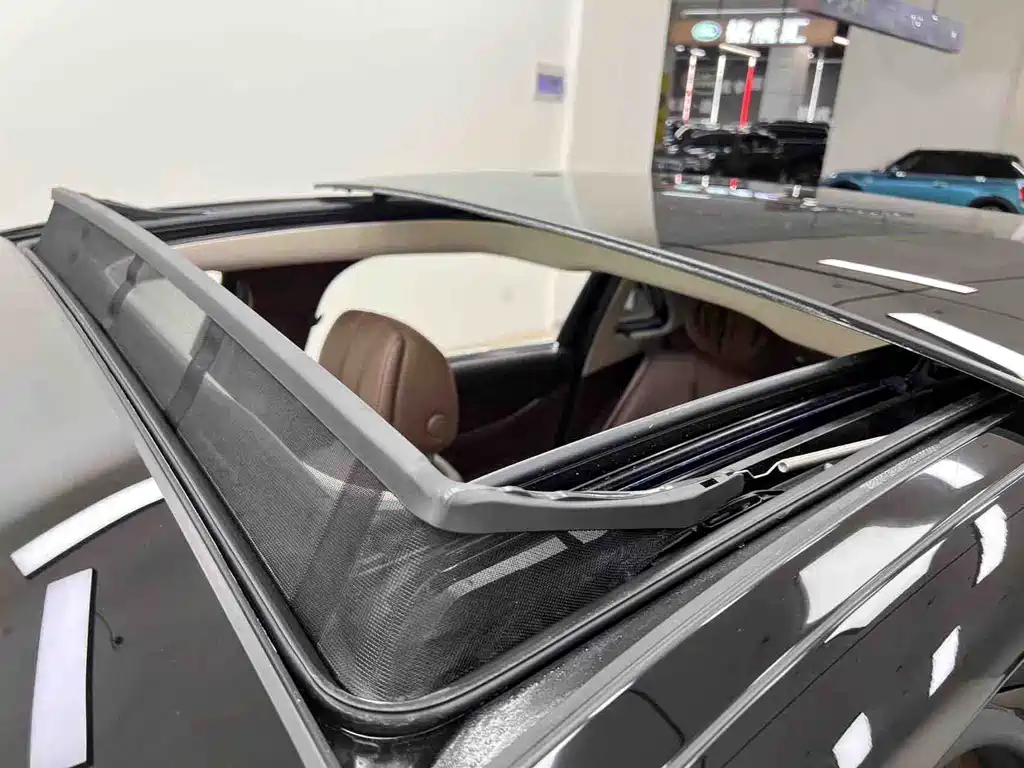 Mercedes-Benz E-Class 2023 — фото 22