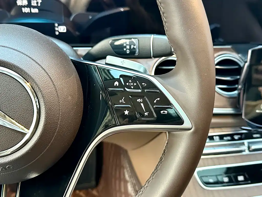 Mercedes-Benz E-Class 2023 — фото 15