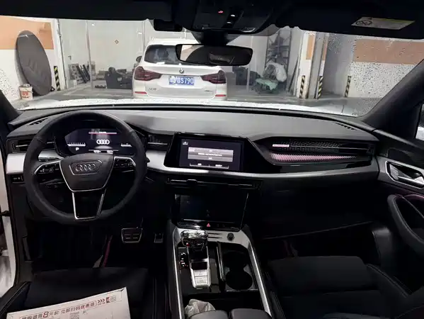 Audi Q6 2024