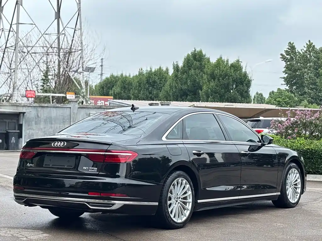 Audi A8 2020 — фото 10