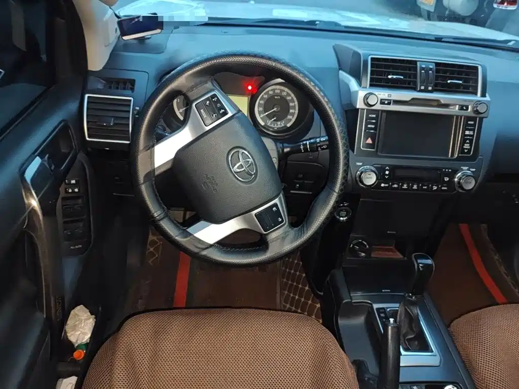 Toyota Prado 2017 — фото 11