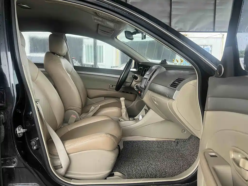 Nissan Sylphy 2014 — фото 10