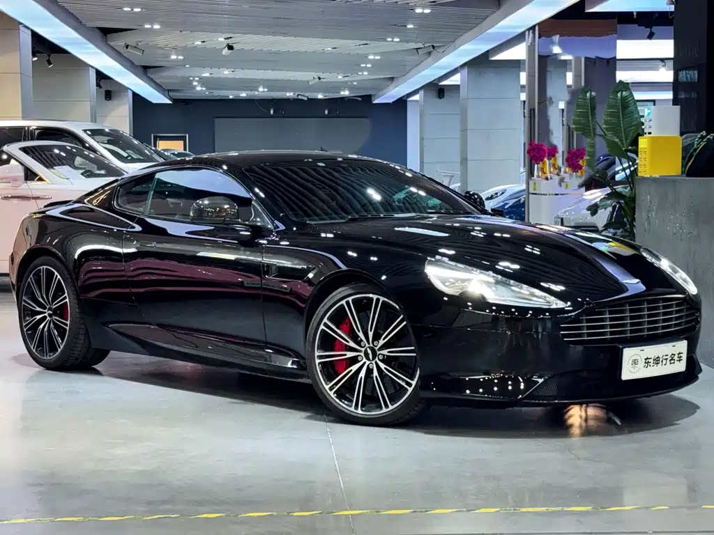 Aston Martin DB9 2015 — фото 3