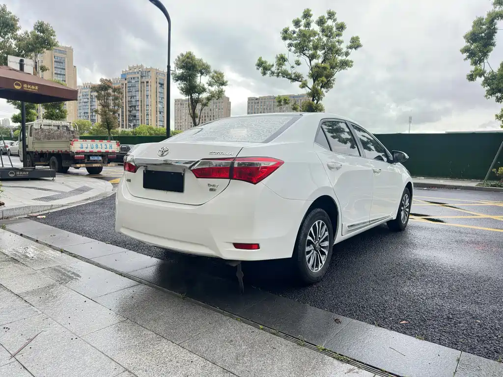 Toyota Corolla 2018 — фото 5