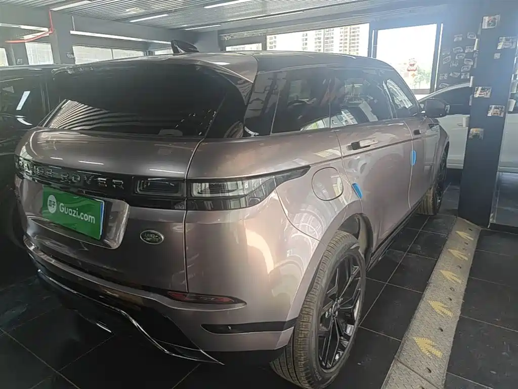 Land Rover Evoque 2023 — фото 7