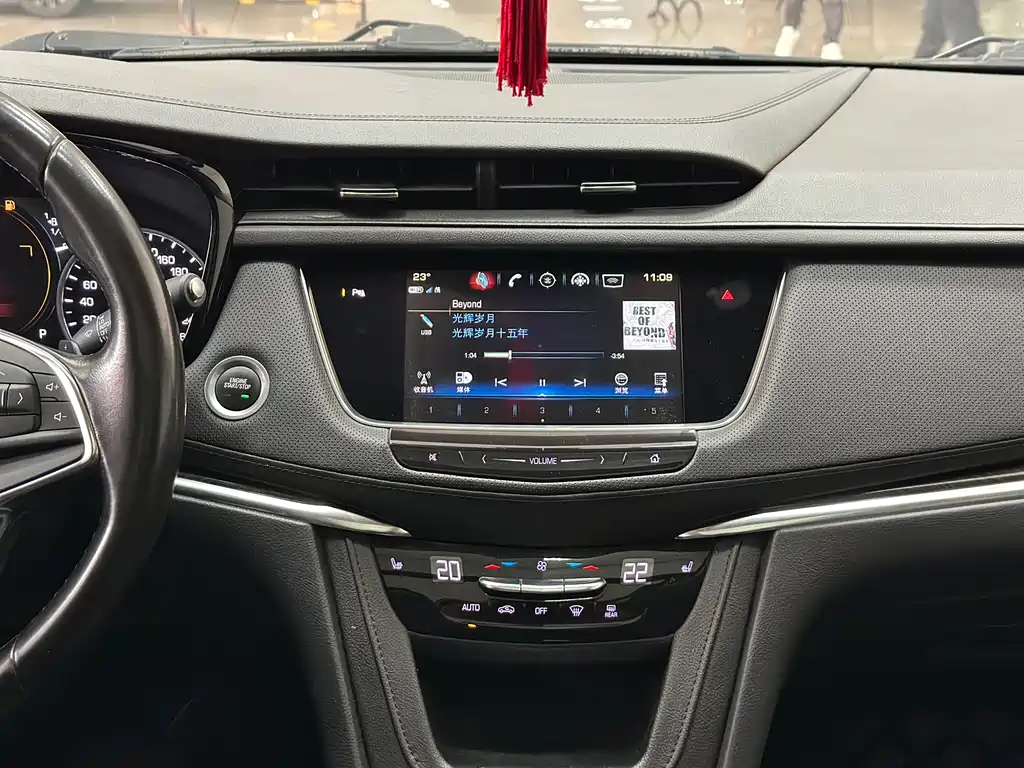Cadillac XT5 2019 — фото 11