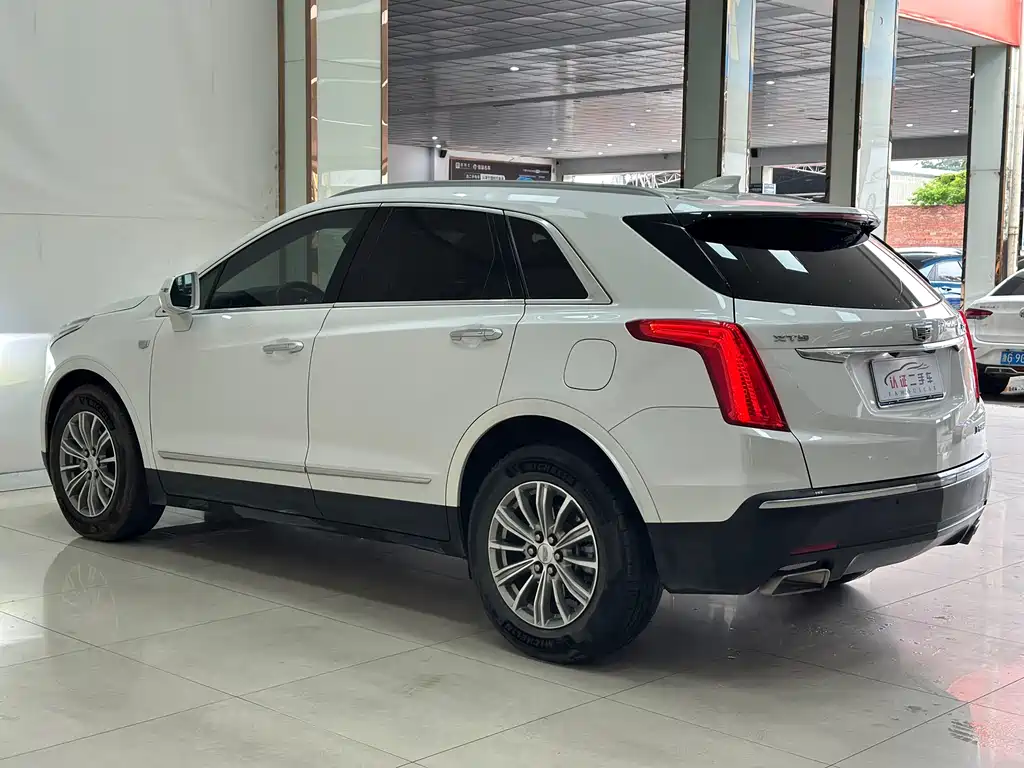 Cadillac XT5 2019 — фото 18