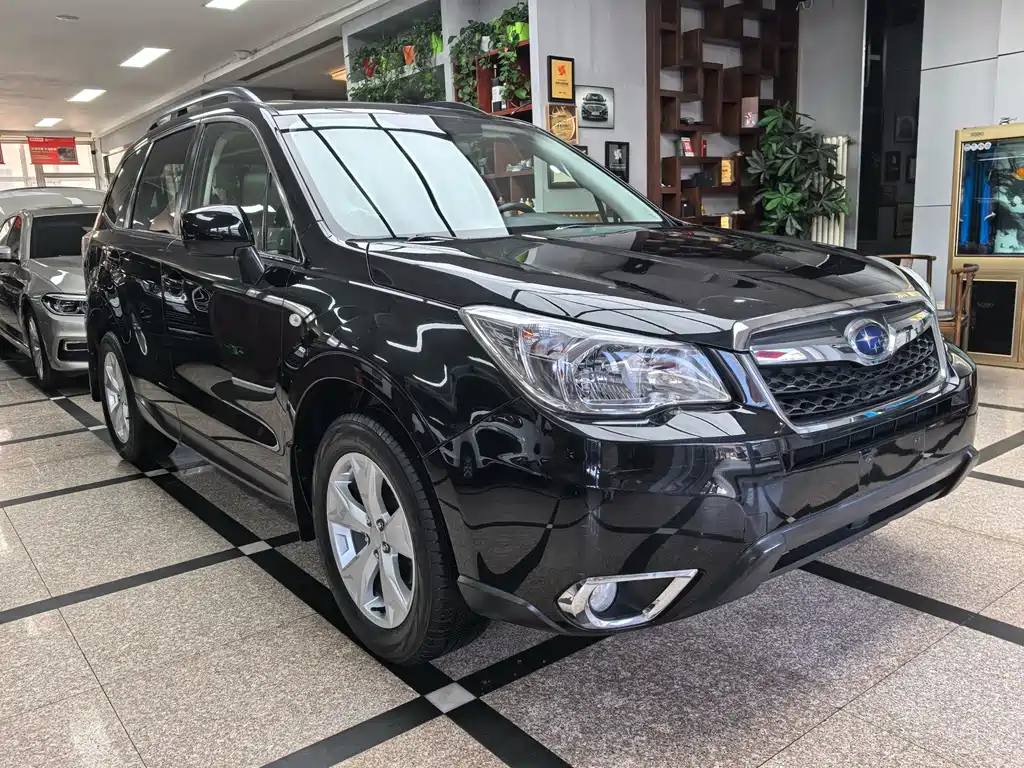 Subaru Forester 2014 — фото 3