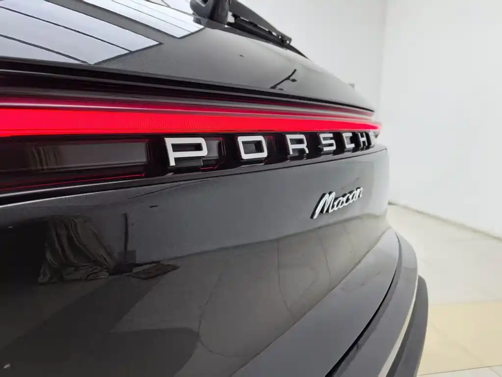 Porsche Macan 2023 — фото 20