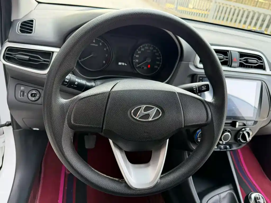 Hyundai Verna 2018 — фото 9