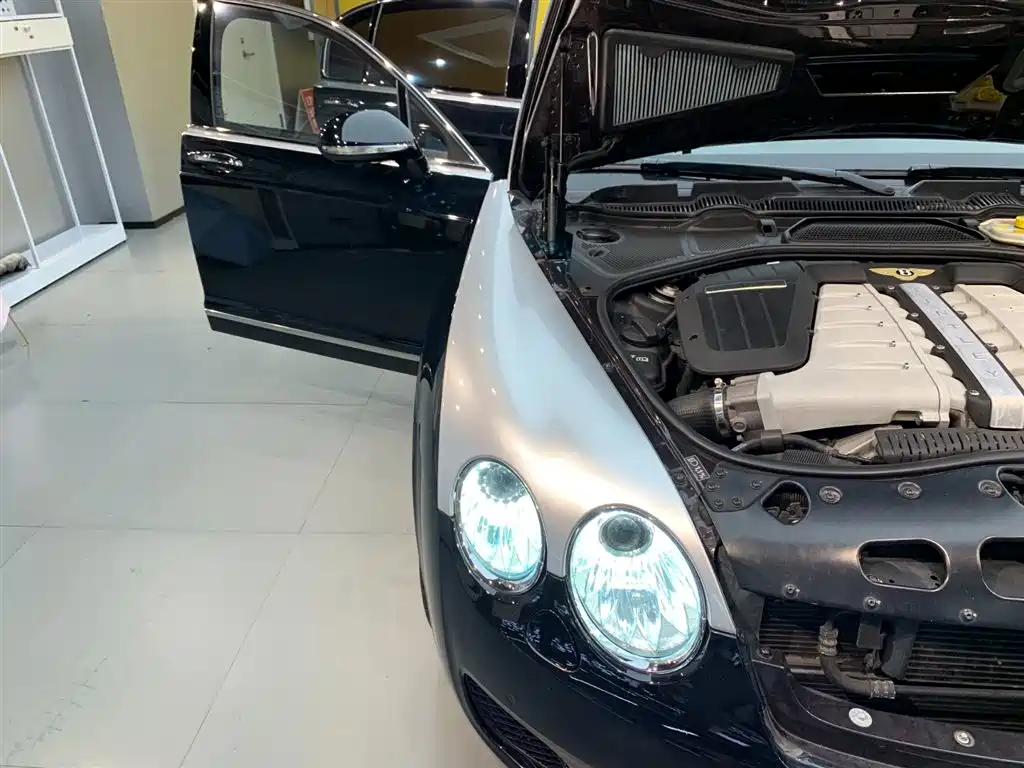 Bentley Flying Spur 2013 — фото 21