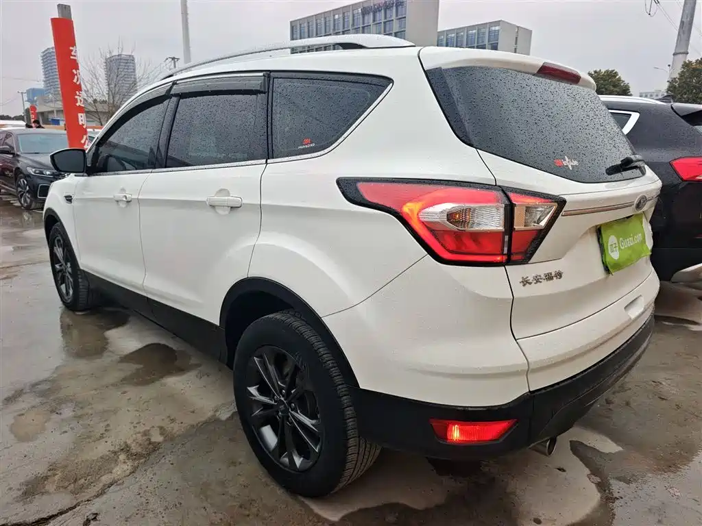 Ford Kuga 2021 — фото 5