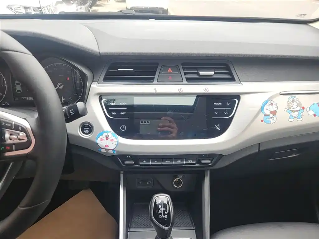 Geely Vision X3 2020 — фото 13