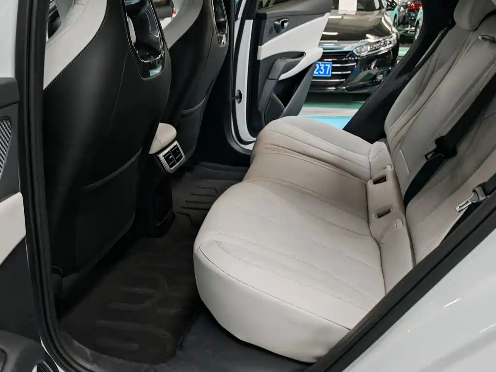 BYD Seal 06 2025 — фото 14