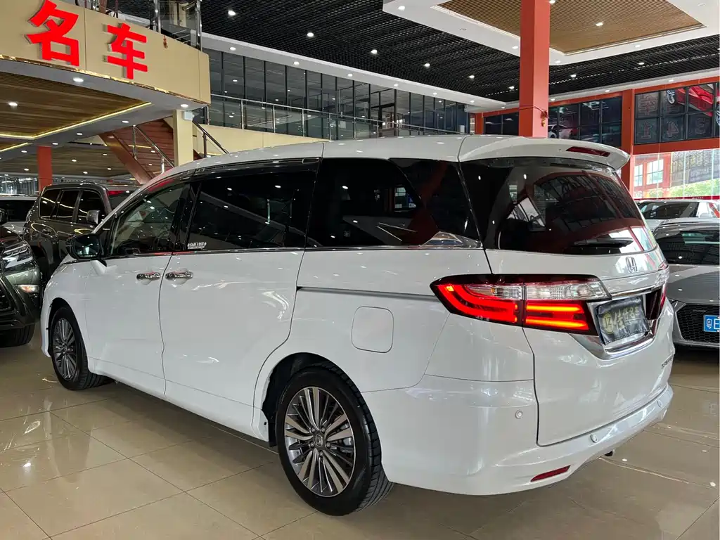 Honda Odyssey 2018 — фото 6