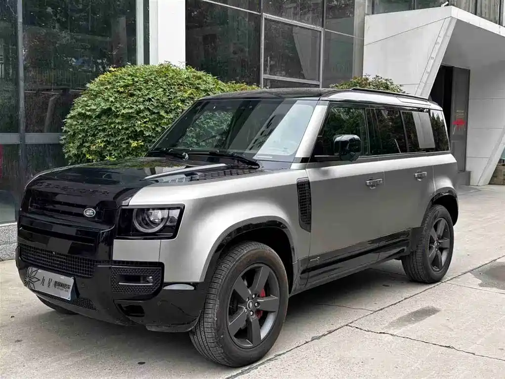 Land Rover Defender 2024 — фото 1
