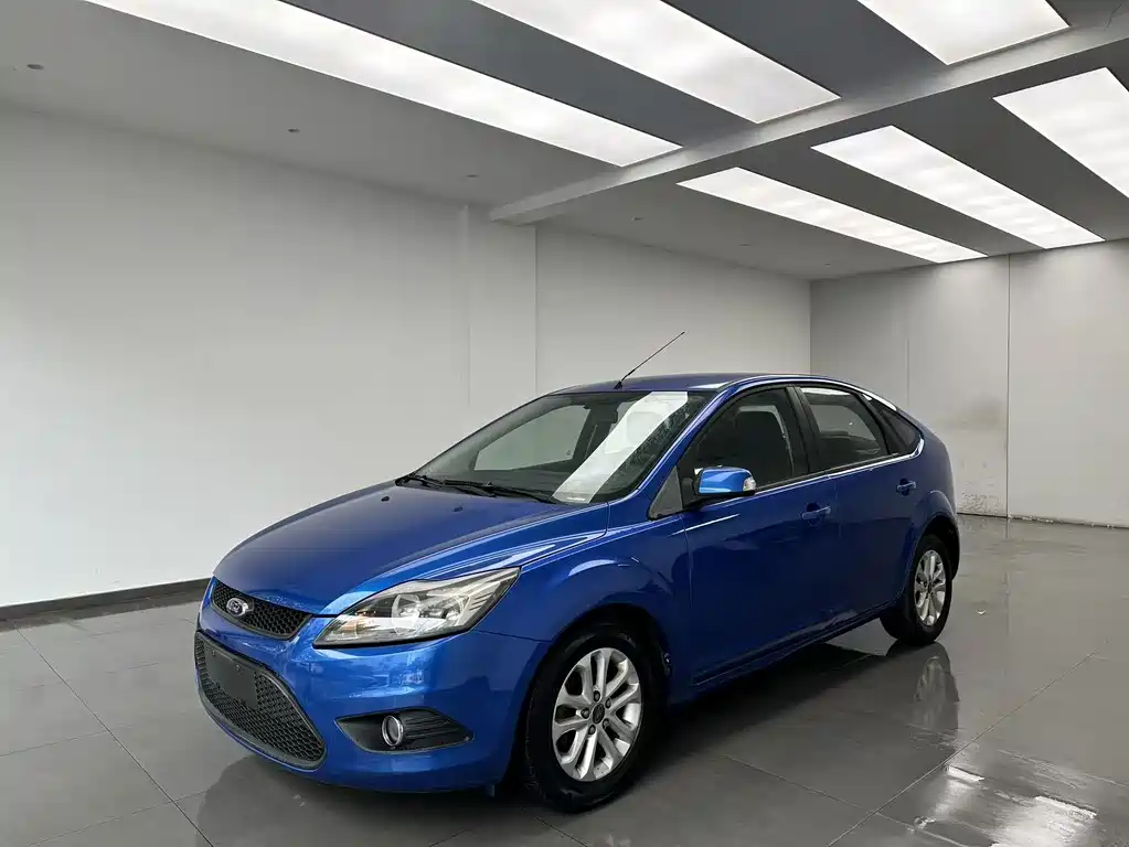 Ford Focus 2013 — фото 1