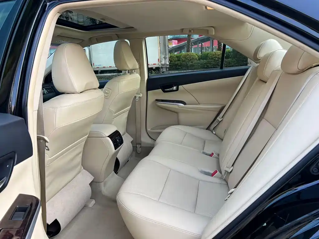 Toyota Camry 2015