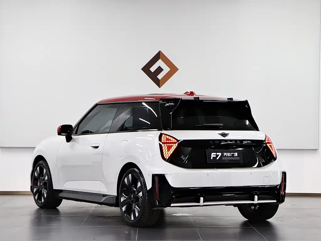 MINI JCW Aceman EV 2025 — фото 4