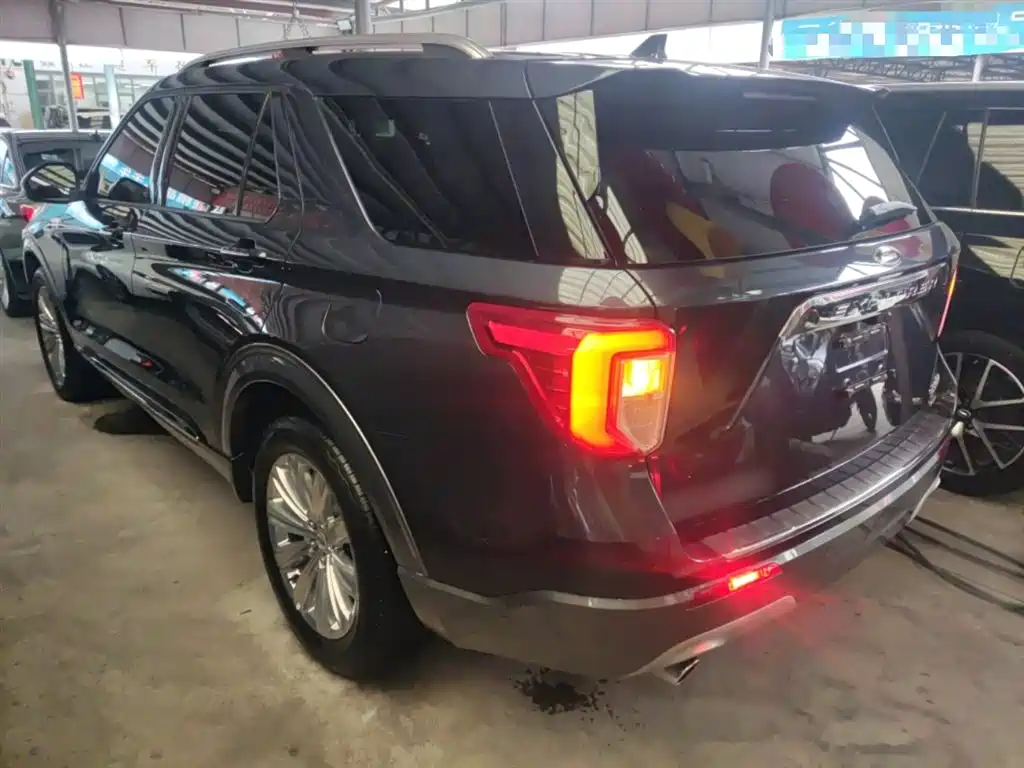 Ford Explorer 2021 — фото 23