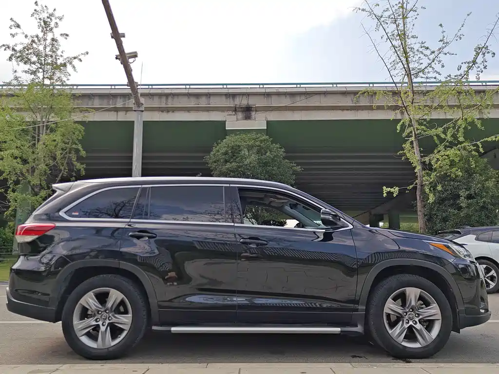 Toyota Highlander 2020